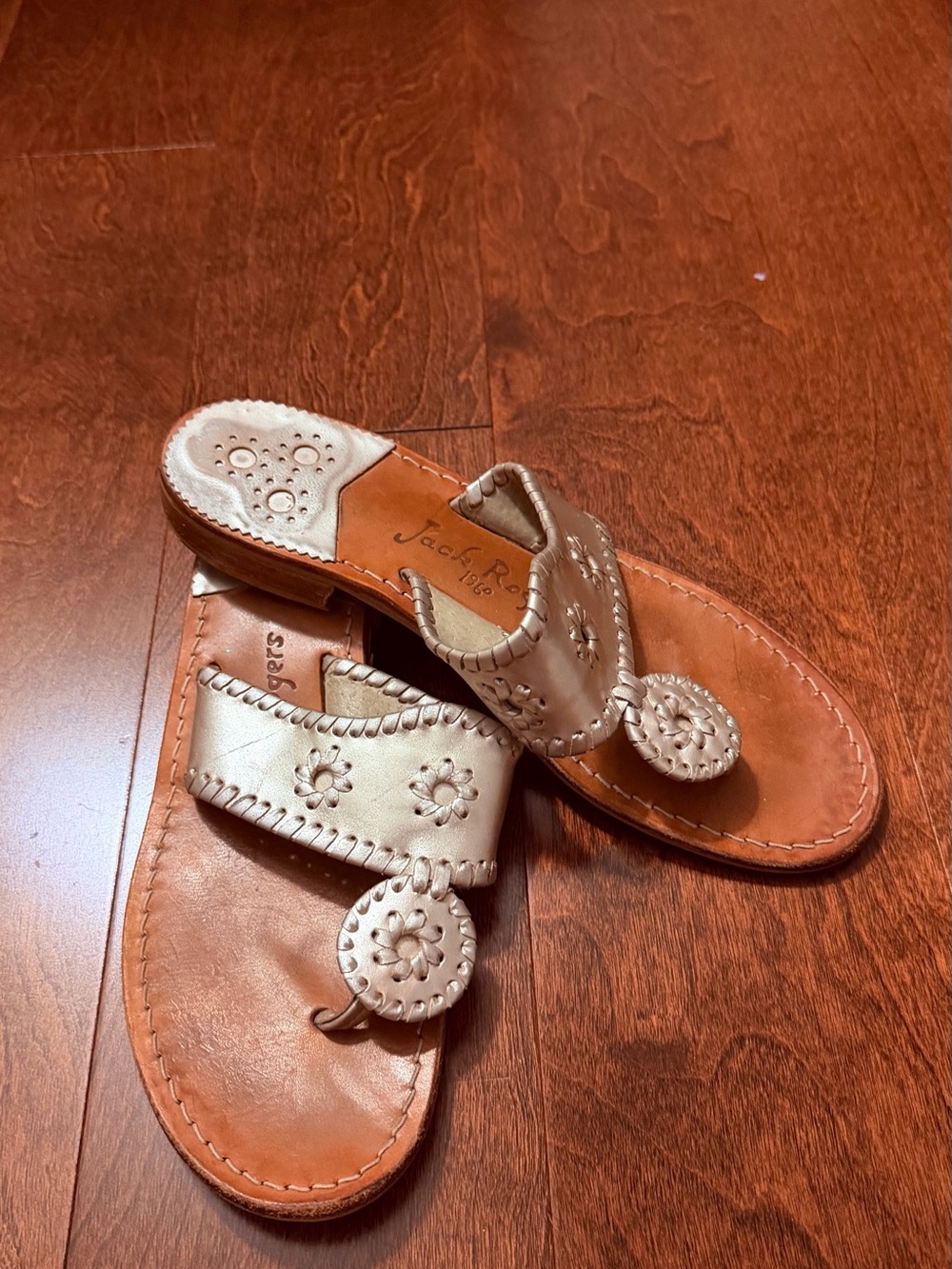 Jack Rogers Women's Metallic Champagne Thong Sandals